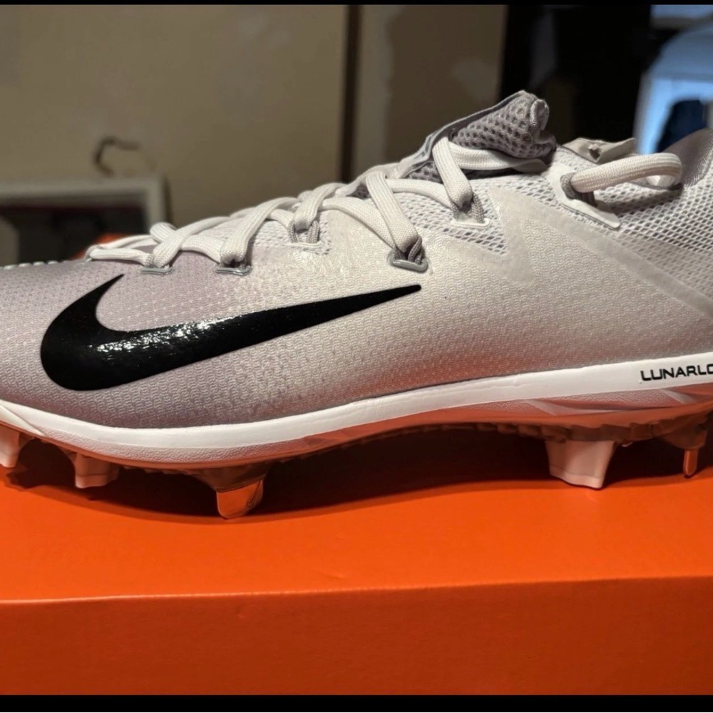 Nike Lunar Vapor Ultrafly Elite in Black and Gray
